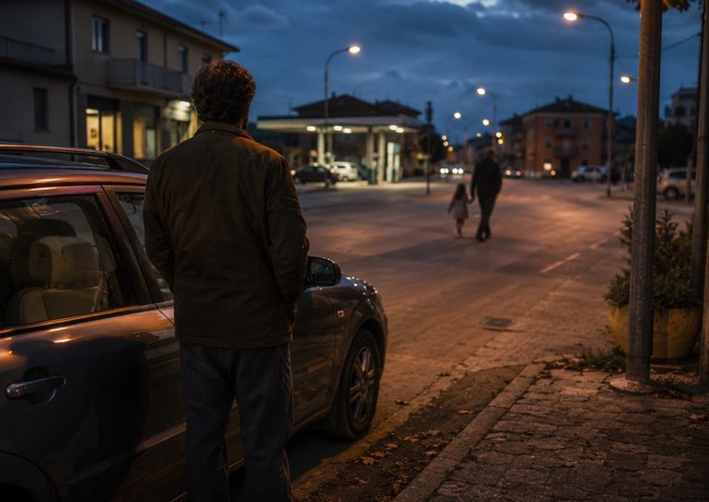 A 37 anni, il desiderio di un figlio si scontra con dubbi, paure e un mondo sempre più instabile. Una riflessione personale sulla paternità mancata e sul futuro.
